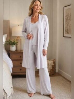 Rachel Ashwell luxury 3 piece sleepwear/lounge set white